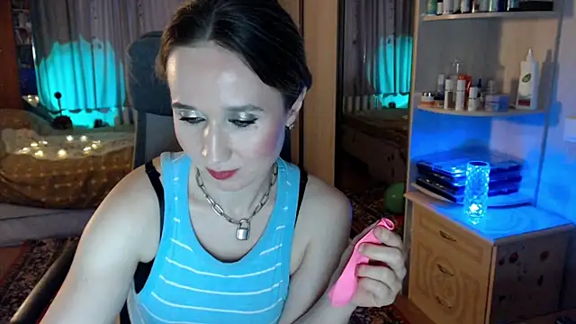 Snapshot of ClassyInna chatting on November 28, 2025, 9:42 am ClassyInna online show from November 28, 2025, 9:42 am