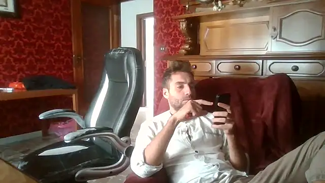 Snapshot of Torissimo92 chatting on September 24, 2025, 8:10 am Torissimo92 online show from September 24, 2025, 8:10 am