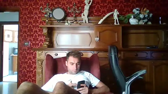 Snapshot of Torissimo92 chatting on September 15, 2025, 7:42 am Torissimo92 online show from September 15, 2025, 7:42 am