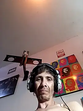 Snapshot of githot chatting on September 24, 2025, 8:32 am githot online show from September 24, 2025, 8:32 am