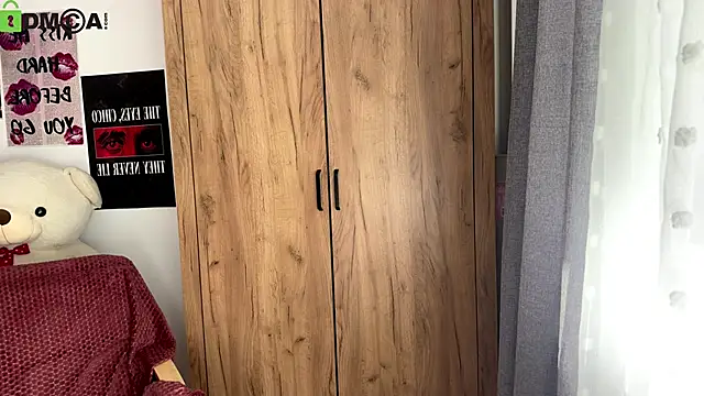 ScarlettSmithX online show from September 21, 2025, 12:43 pm