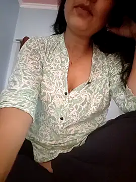 Snapshot of CUTE-PX chatting on October 2, 2025, 2:04 am CUTE-PX online show from October 2, 2025, 2:04 am