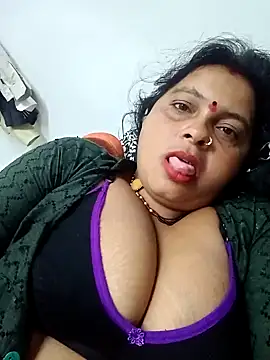 Snapshot of Hot_komal1 chatting on February 4, 2026, 10:05 pm Hot komal1 online show from February 4, 2026, 10:05 pm
