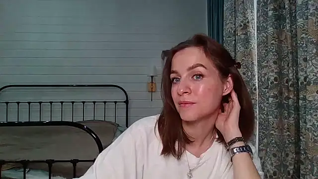 Snapshot of Niravyn_ chatting on October 24, 2025, 6:56 am Niravyn online show from October 24, 2025, 6:56 am