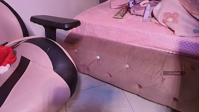 Terraelowen online show from November 8, 2025, 11:47 am