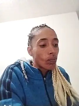 catrina love online show from March 25, 2026, 10:41 pm