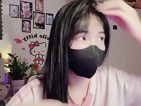 keelinnn19 online show from October 13, 2025, 3:57 pm