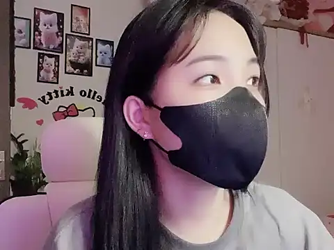 keelinnn19 online show from October 17, 2025, 7:04 pm