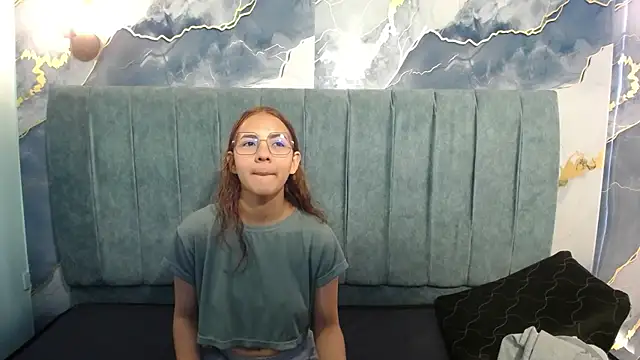 Snapshot of angeles_azul chatting on October 24, 2025, 1:32 pm angeles azul online show from October 24, 2025, 1:32 pm