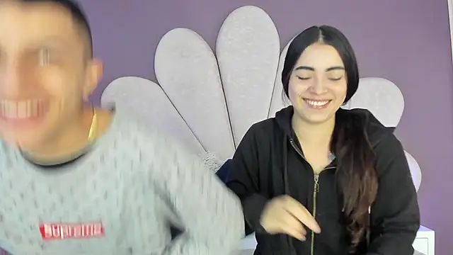 NickandAbby  online show from September 25, 2025, 12:00 pm