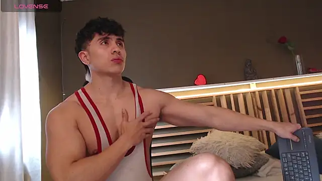 Snapshot of PaulEvens chatting on November 30, 2025, 7:58 pm PaulEvens online show from November 30, 2025, 7:58 pm