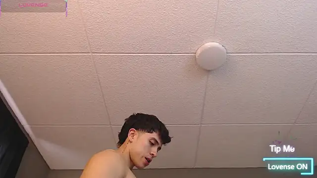 Snapshot of PaulEvens chatting on February 21, 2026, 12:51 pm PaulEvens online show from February 21, 2026, 12:51 pm