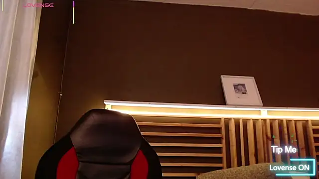 Snapshot of PaulEvens chatting on November 14, 2025, 1:37 pm PaulEvens online show from November 14, 2025, 1:37 pm