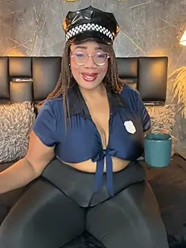 Snapshot of aranzzalatin chatting on May 23, 2026, 12:26 pm aranzzalatin online show from May 23, 2026, 12:26 pm