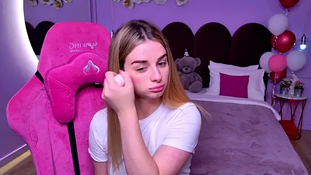 SweetyLicky online show from November 19, 2025, 4:07 pm