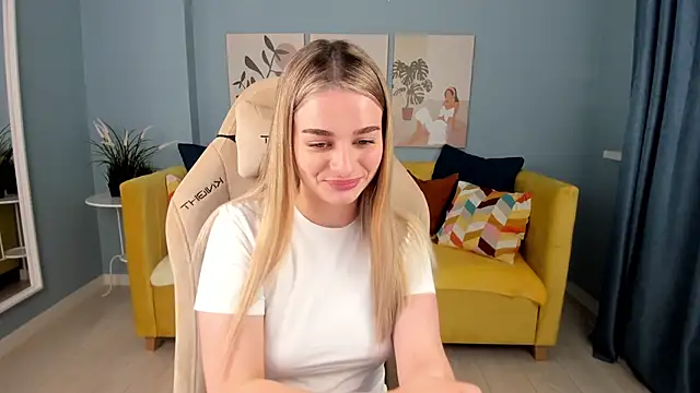 SweetyLicky online show from October 16, 2025, 4:15 pm