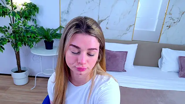 SweetyLicky online show from March 29, 2026, 4:08 pm