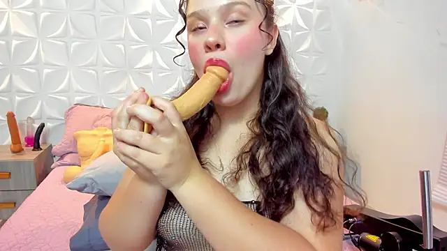 salem cute online show from February 16, 2026, 7:45 pm