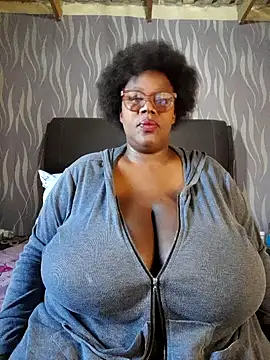 BoobsQueen46K online show from June 11, 2026, 1:52 pm