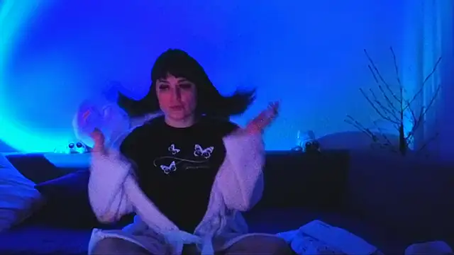 Snapshot of Bella_Hillss chatting on February 11, 2026, 7:47 pm Bella Hillss online show from February 11, 2026, 7:47 pm