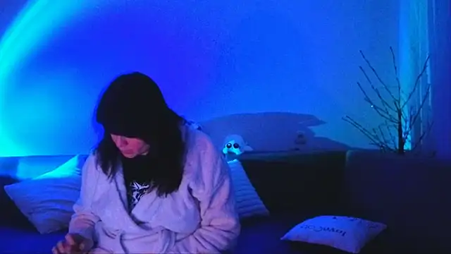 Snapshot of Bella_Hillss chatting on February 9, 2026, 7:12 pm Bella Hillss online show from February 9, 2026, 7:12 pm