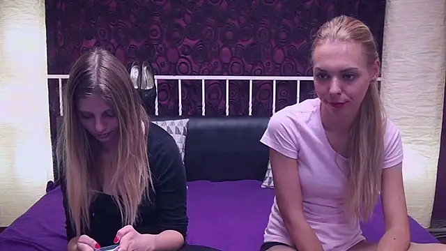 BlondeWitches online show from October 4, 2025, 11:56 am