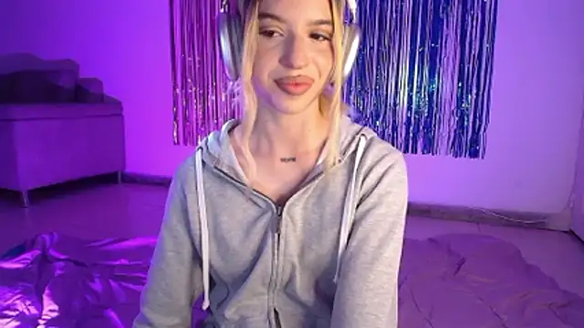 Alina Lee t online show from October 26, 2025, 10:54 pm