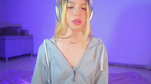 Alina Lee t online show from November 26, 2025, 3:28 am