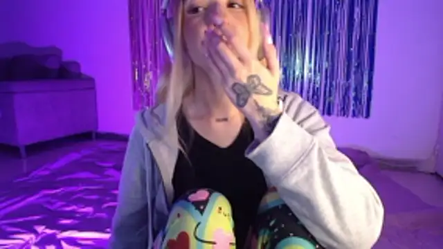 Alina Lee t online show from October 25, 2025, 2:55 am