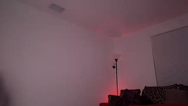 miasecretx online show from December 14, 2025, 9:04 am