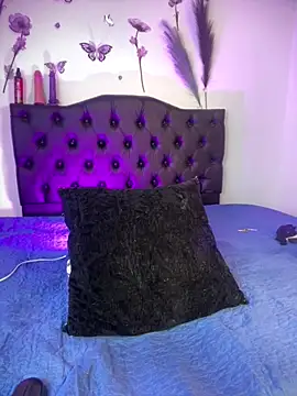 Katy bratz  online show from December 14, 2025, 9:31 pm