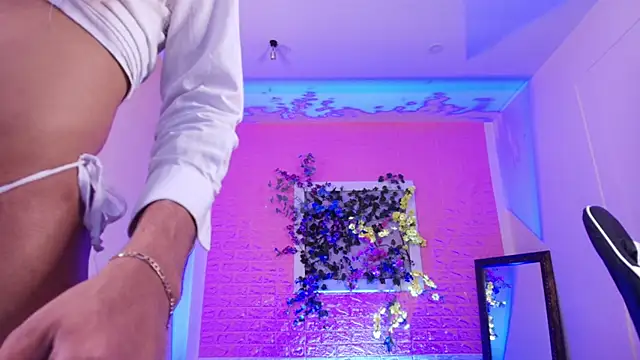 Katy bratz  online show from October 5, 2025, 3:19 am