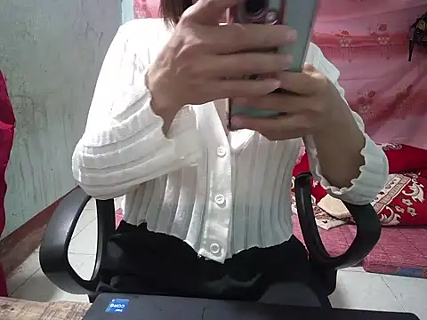 Snapshot of Xue_weng chatting on November 16, 2025, 1:27 pm Xue weng online show from November 16, 2025, 1:27 pm