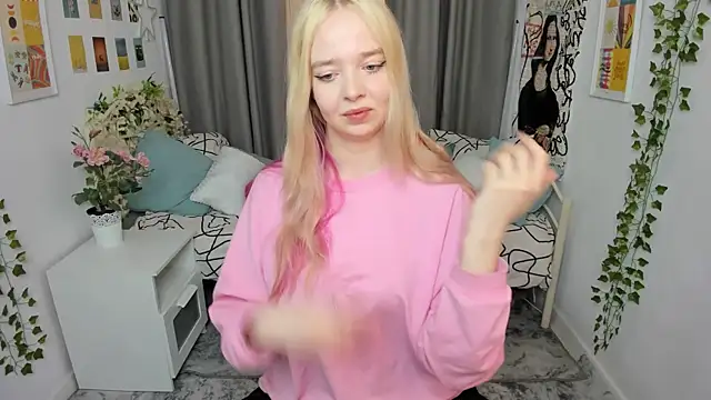 BellaMontgomery online show from January 18, 2026, 4:32 pm