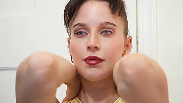 ellaa91 online show from November 3, 2025, 7:50 pm