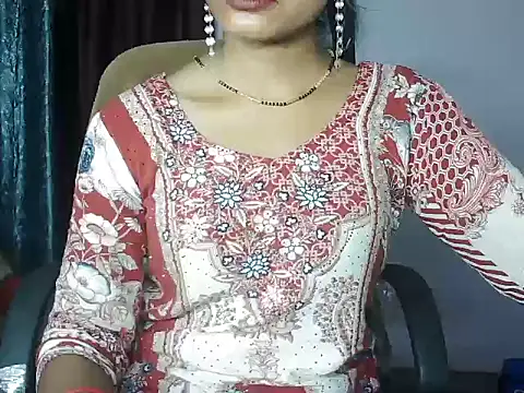ROSE GOLDE online show from July 22, 2026, 4:25 am