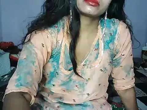 ROSE GOLDE online show from May 24, 2026, 5:07 am