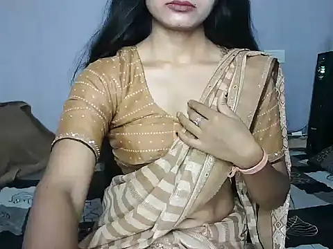 ROSE GOLDE online show from May 27, 2026, 1:18 pm