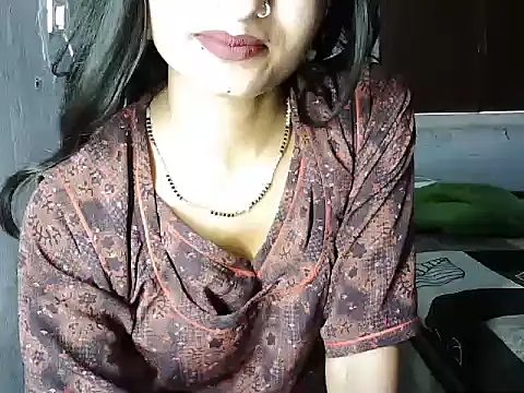 ROSE GOLDE online show from June 8, 2026, 12:49 pm