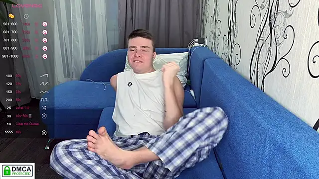 Snapshot of holy_eggs_02 chatting on October 27, 2025, 9:49 pm holy eggs 02 online show from October 27, 2025, 9:49 pm