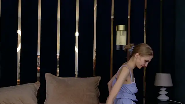 4example Chloe online show from March 3, 2026, 5:58 am