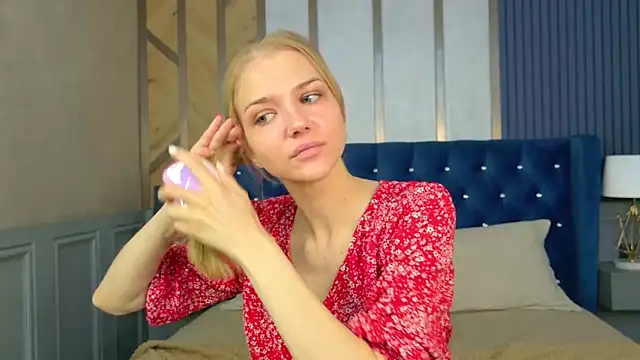 Snapshot of 4example_Chloe chatting on May 20, 2026, 5:37 am 4example Chloe online show from May 20, 2026, 5:37 am