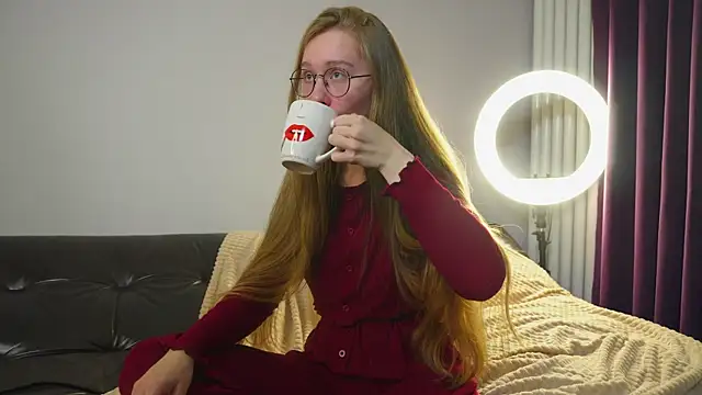 Snapshot of HarrietGeorge chatting on October 4, 2025, 1:34 pm HarrietGeorge online show from October 4, 2025, 1:34 pm