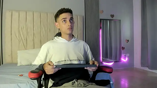 Snapshot of nathan_shimmer chatting on February 23, 2026, 9:04 pm nathan shimmer online show from February 23, 2026, 9:04 pm