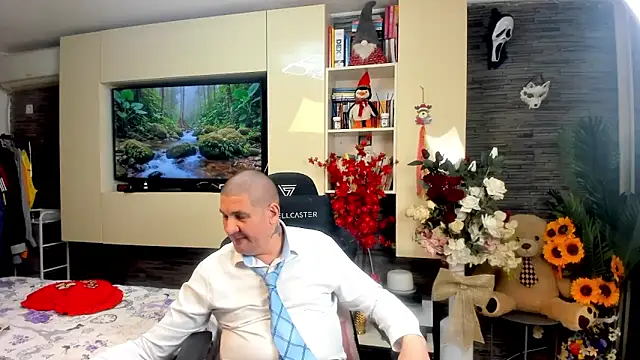 SpartacusDaddy48 online show from May 2, 2026, 7:41 pm