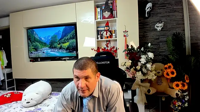 SpartacusDaddy48 online show from May 14, 2026, 3:42 pm