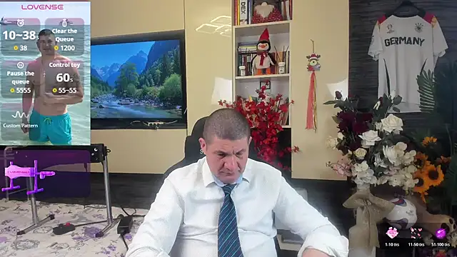 Snapshot of SpartacusDaddy48 chatting on June 26, 2026, 5:41 pm SpartacusDaddy48 online show from June 26, 2026, 5:41 pm