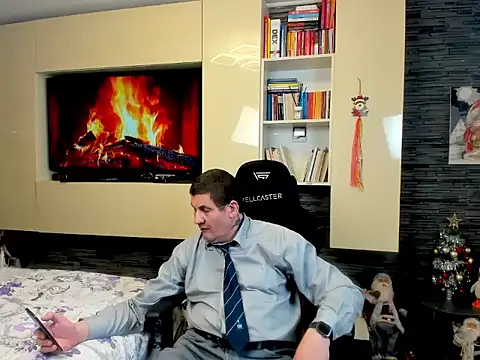 SpartacusDaddy48 online show from February 16, 2026, 4:11 am