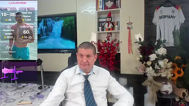 Snapshot of SpartacusDaddy48 chatting on June 27, 2026, 11:05 am SpartacusDaddy48 online show from June 27, 2026, 11:05 am