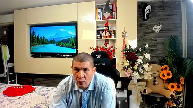 SpartacusDaddy48 online show from May 9, 2026, 8:50 am